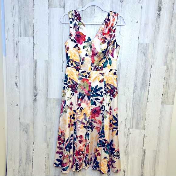 Maggy London Silk Floral Dress - Picture 1 of 7